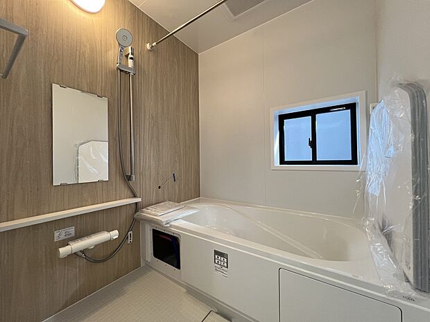 1坪タイプのバスルームでゆったりとくつろげます。オートバス機能付き(A号棟)