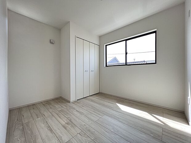 2階には洋室を4部屋ご用意いたします(2号棟同仕様)