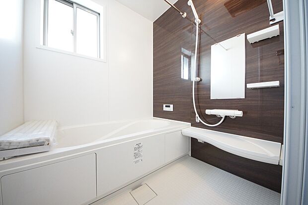 オートバスシステム・浴室暖房換気乾燥機を搭載した1坪タイプの浴室(2号棟同仕様)