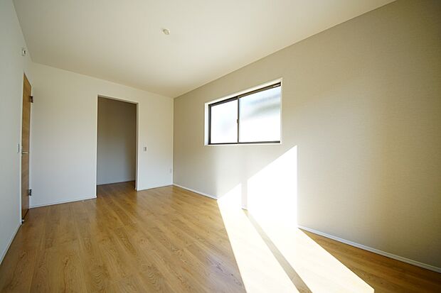 2階には洋室を3～4部屋ご用意いたします(2号棟同仕様)