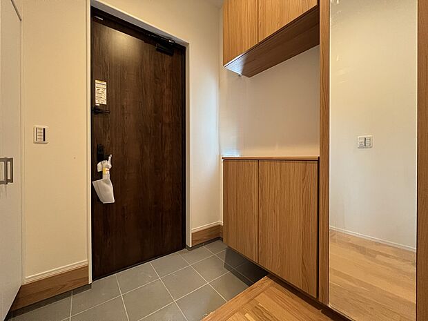 下駄箱収納、S.I.C付きの玄関スペース(同仕様)