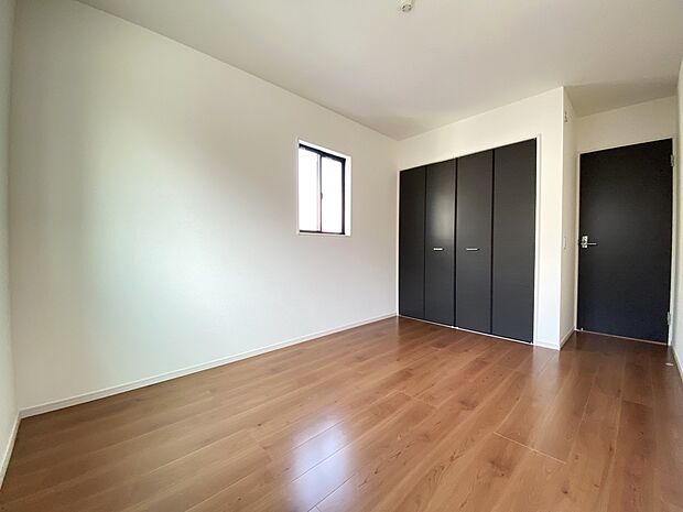 2階には洋室を3部屋ご用意いたします(同仕様)