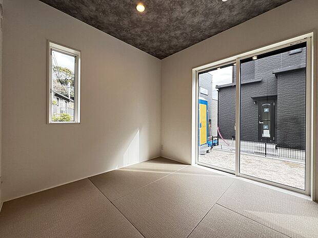 洋和室4.5帖　リビングから出入り可能な居室です(1号地同仕様）