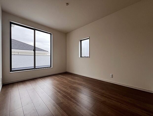 2階には洋室を4部屋ご用意いたします(1号棟同仕様)