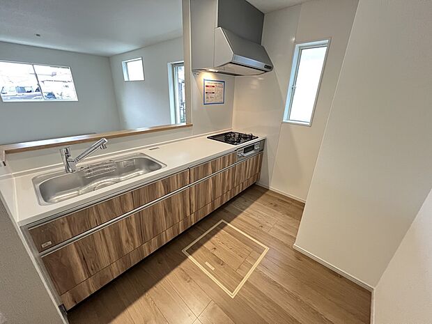 扱いやすいシステムキッチンで毎日のお料理もはかどります