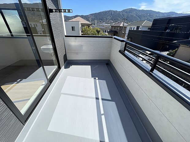 西向きのバルコニー(1号棟同仕様)