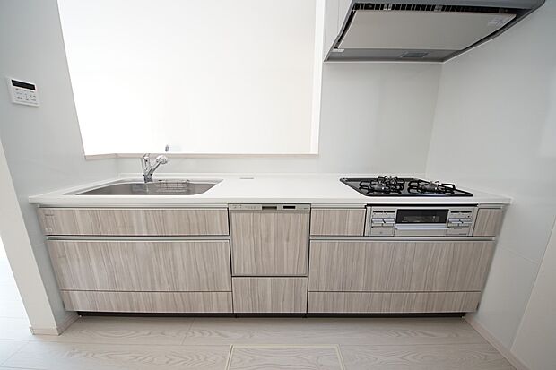 扱いやすいシステムキッチンで毎日のお料理もはかどります　食洗機・浄水器付き(同仕様)