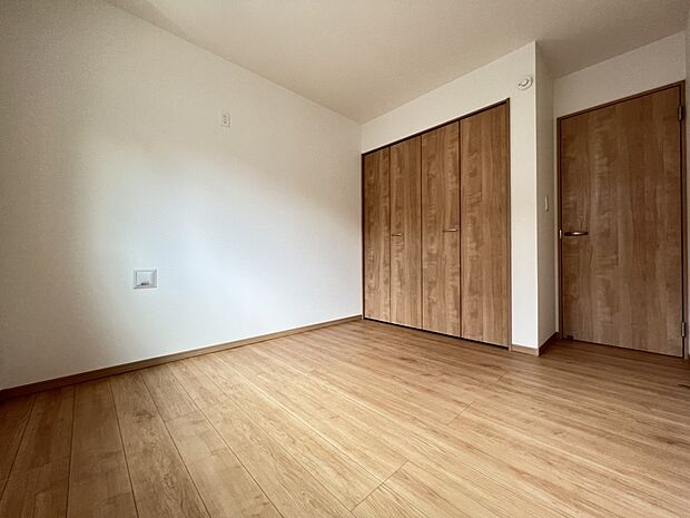 リビング以外に洋室を4部屋ご用意いたします(同仕様)