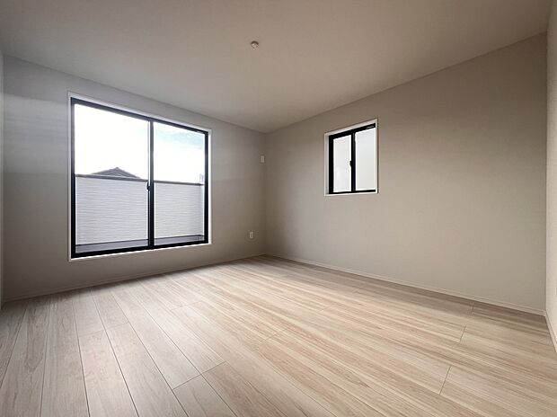2階には洋室を3部屋ご用意いたします(同仕様)