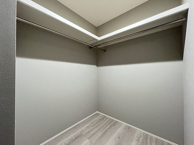 【ウォークインクローゼット】ハンガーパイプ付きのウォークインクローゼット(6号地)