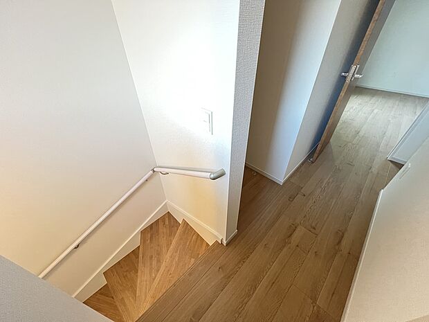 【その他内観】2階　階段ホール部分(1号棟)