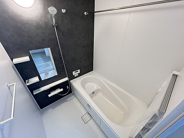 【浴室】1坪タイプのバスルーム!浴室暖房乾燥機、オートバス付きで、いつでも快適にお過ごしいただけます