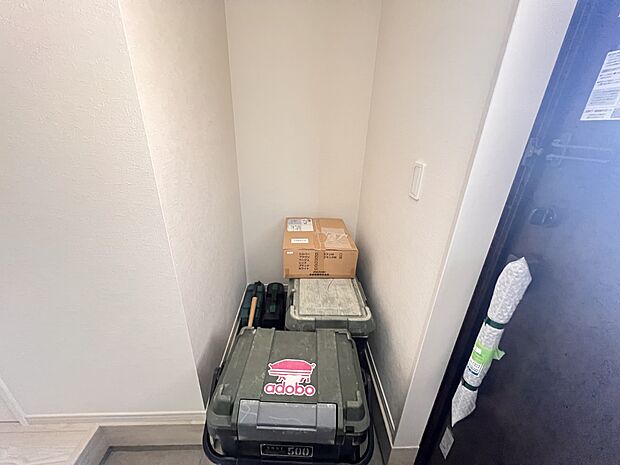 【収納】ベビーカーやアウトドアグッズ等の収納に役立つ土間収納