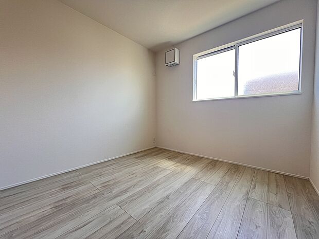 【洋室】洋室4.5帖 お子さまの居室にちょうど良い広さです(3号棟)