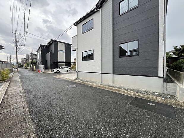 【前面道路含む現地写真】接道:東側5m公道