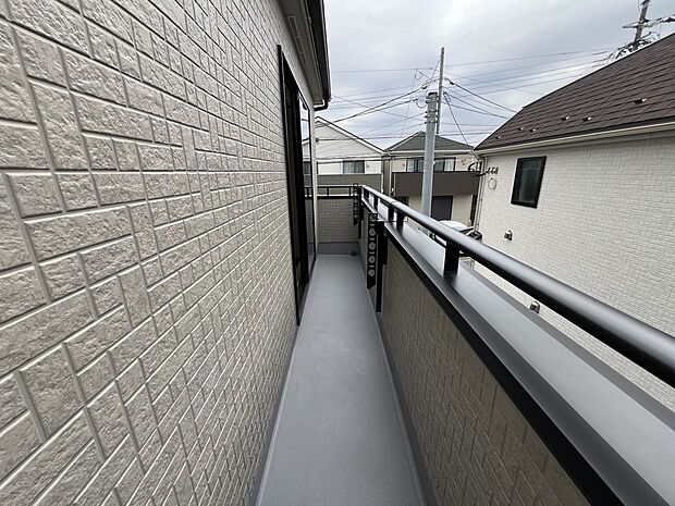 【バルコニー】南向きのバルコニーは陽当たり良好です!(D号棟)