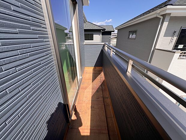 【バルコニー】バルコニーは2ヶ所に設置!採光・通風に優れます(1号棟)