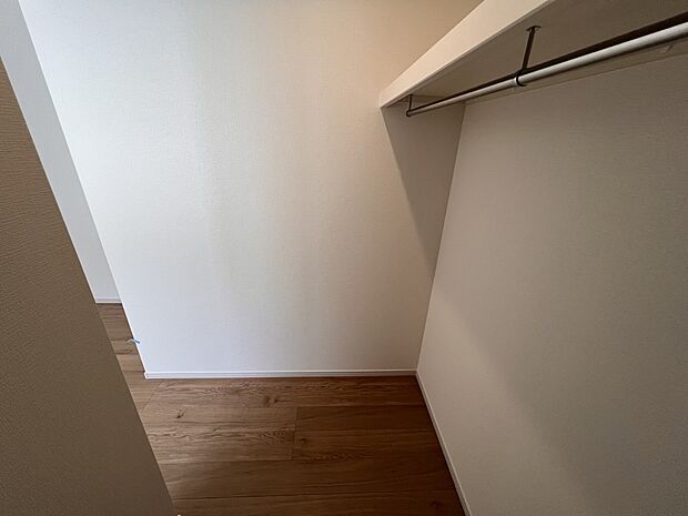 【収納】洋室5.75帖にもウォークインクローゼットを設置しました(2号棟)
