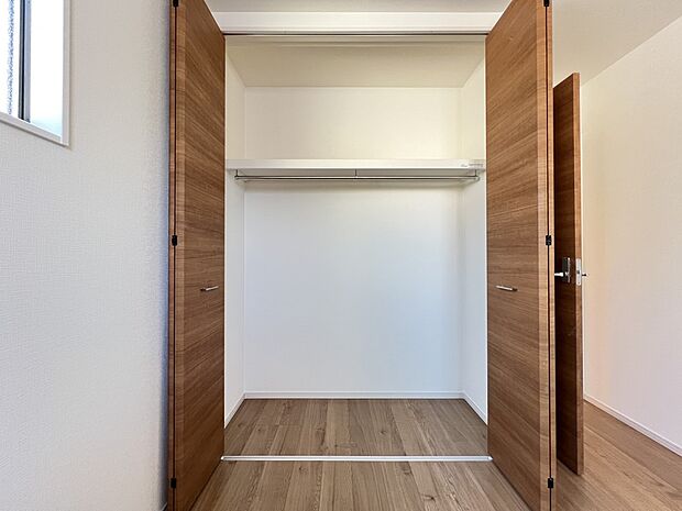 【収納】全居室に収納スペースを完備しております(1号棟)