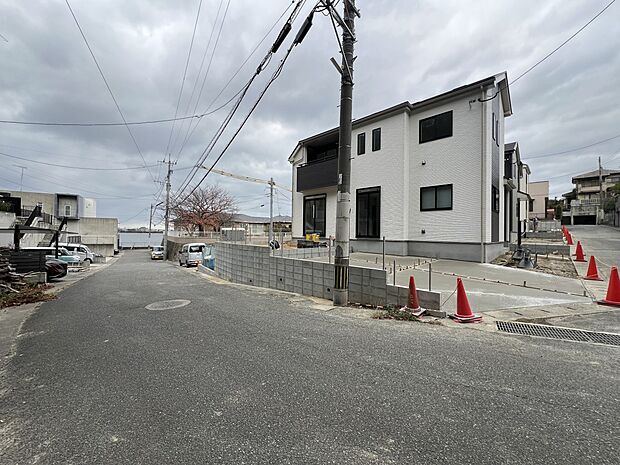 【前面道路含む現地写真】前面道路:南西側6.1m公道