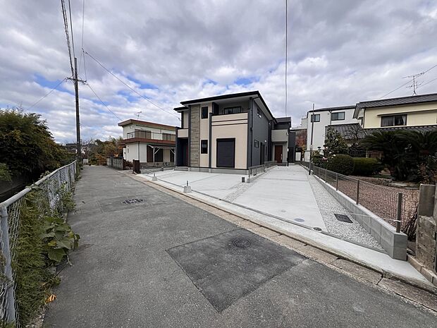 【前面道路含む現地写真】前面道路:南側4m公道