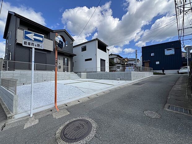 【前面道路含む現地写真】前面道路：南側4ｍ公道