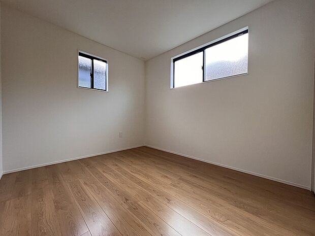 【洋室】洋室5.7帖 お子さまの居室にちょうど良い広さです(3号棟)