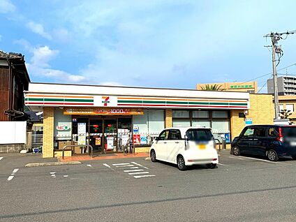 セブン-イレブン 筑紫野紫４丁目店 700m(9分)