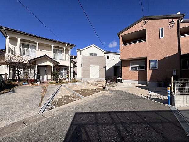 【前面道路含む現地写真】前面道路:南東側4m私道