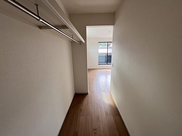 【ウォークインクローゼット】洋室7帖 大容量のウォークインクローゼット