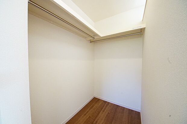 【同仕様写真(その他内観)】ウォークインクローゼット(同仕様)