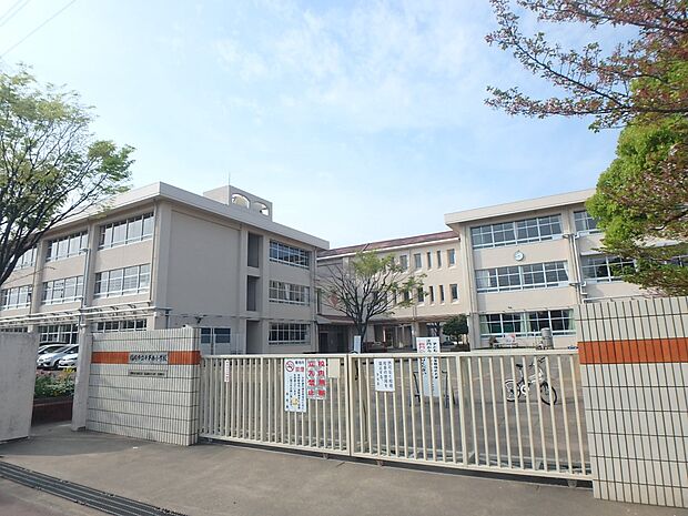 福岡市立千早西小学校（約720m・徒歩9分）