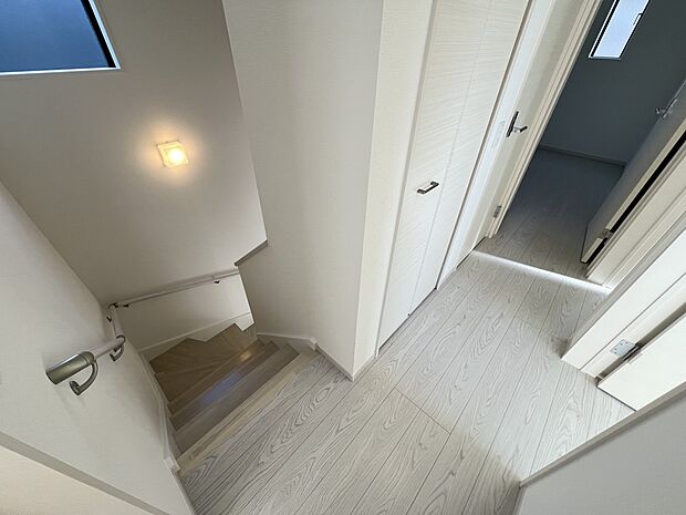 【その他内観】2階 階段ホール部分(1号棟)