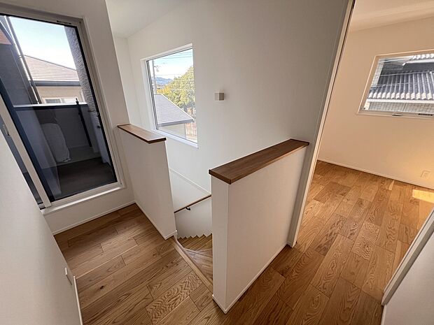 【その他内観】2階階段ホール