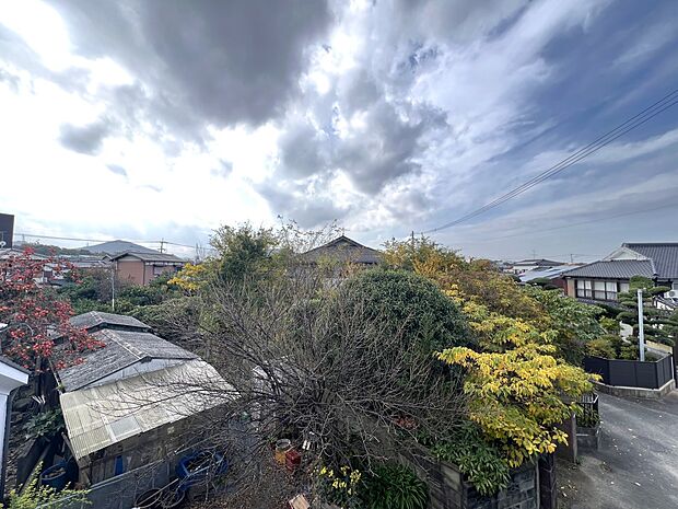 【住戸からの眺望写真】バルコニーからの眺望　開放的な景色が広がります