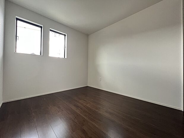 【同仕様写真(その他内観)】洋室6帖は1階の独立した居室です(同仕様)