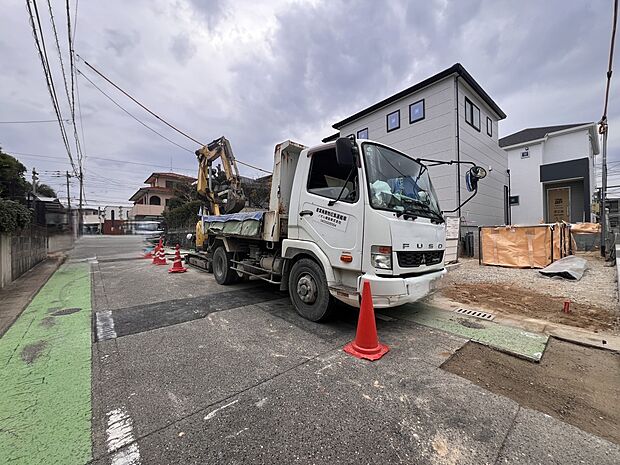【前面道路含む現地写真】前面道路：北側6ｍ公道