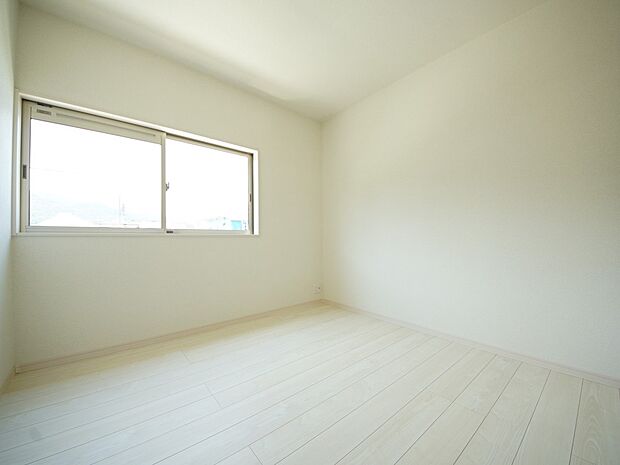 【同仕様写真(その他内観)】2階の居室は全室南東向きでどのお部屋も明るく仕上がります