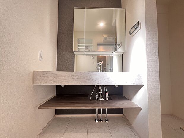 【洗面台・洗面所】お洒落なオープンサニタリーを設置した洗面スペース(2号棟)