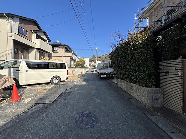 【前面道路含む現地写真】前面道路：南側4ｍ公道