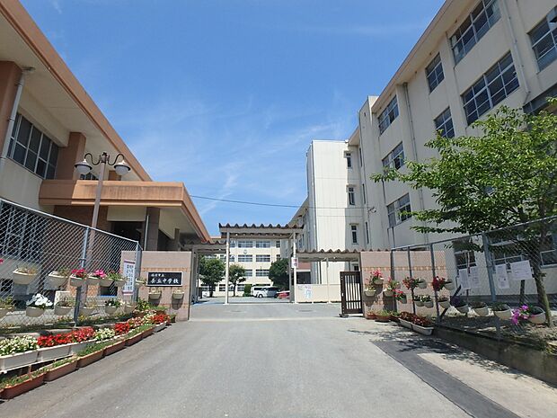 福岡市立長丘中学校（約1,440m・徒歩18分）