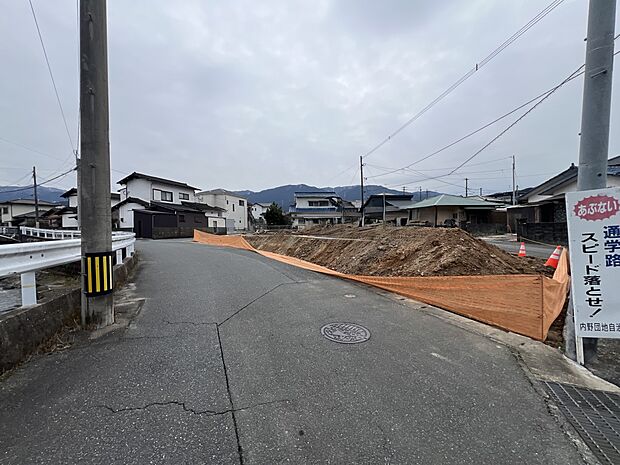 【前面道路含む現地写真】東側5.5m公道