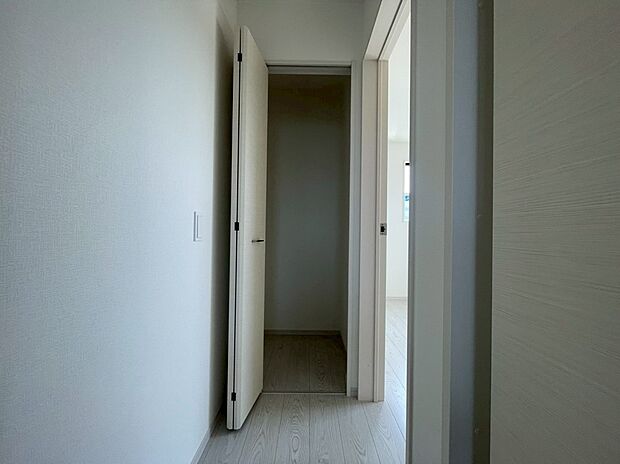 【収納】階段ホール　収納スペース