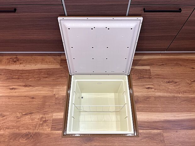 【その他設備】床下収納(同仕様)