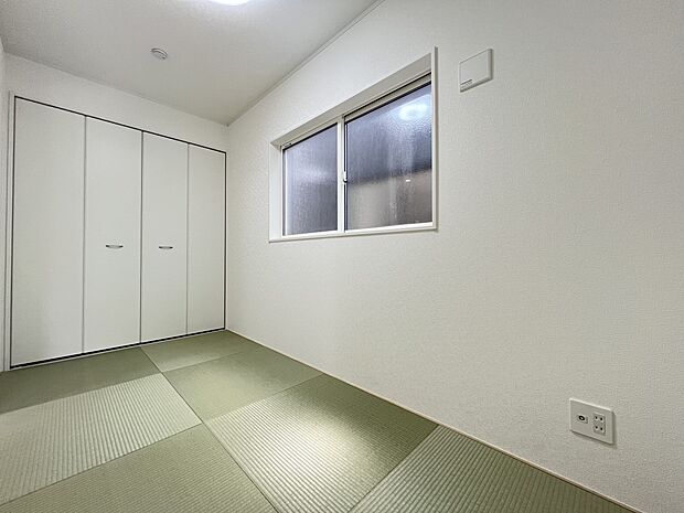 【同仕様写真(その他内観)】リビング続き間の和室3帖　押入収納付きです(4号棟同仕様)