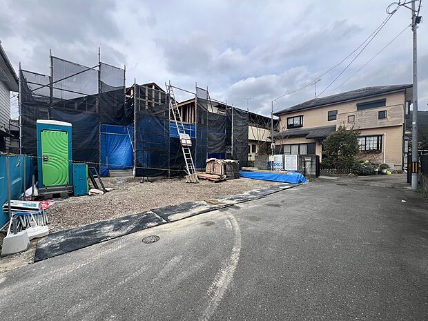 【前面道路含む現地写真】前面道路：南東側4ｍ公道　セットバック有
