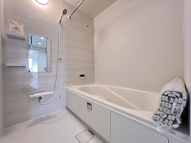 【同仕様写真(浴室)】オートバスシステム・浴室暖房換気乾燥機を搭載した1坪タイプの浴室(同仕様)