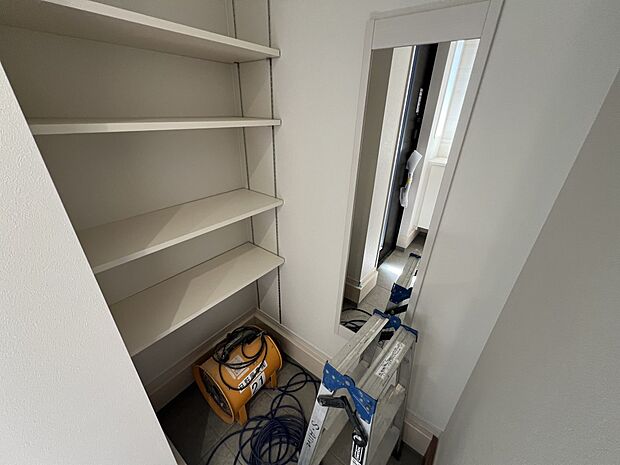 【収納】ベビーカーやアウトドアグッズ等の収納に役立つシューズインクローク