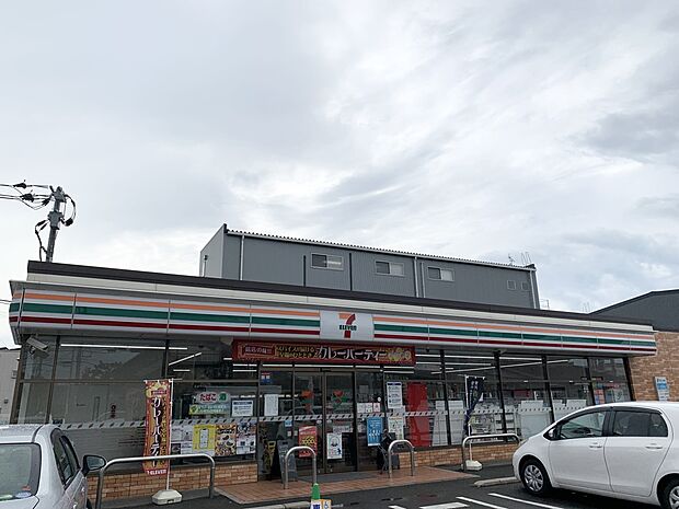 セブン-イレブン 博多板付５丁目店（約300m・徒歩4分）