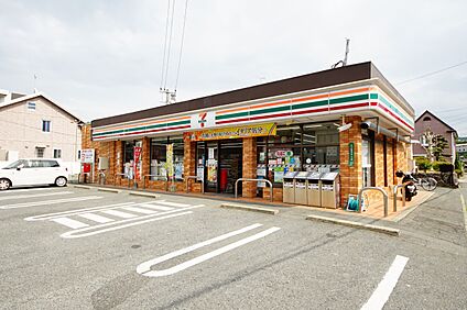 セブン-イレブン 福岡早見店 600m(8分)